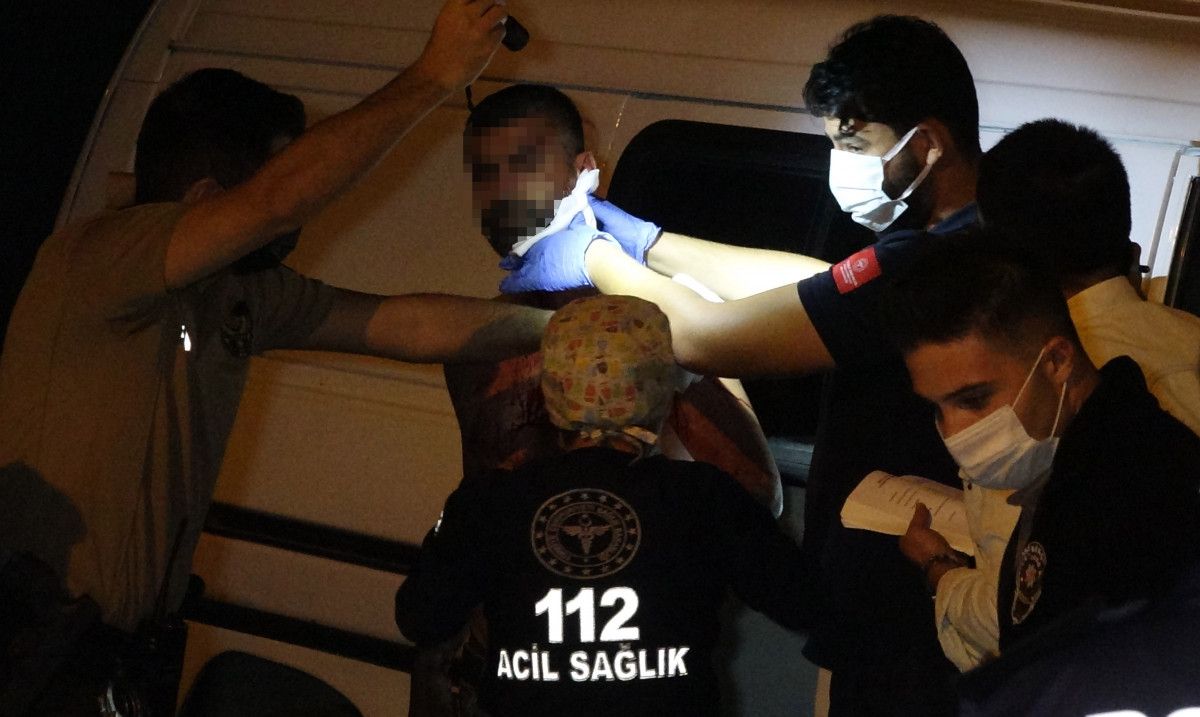 Antalya da aralarında husumet olan şahıslar birbirlerini yaraladı #1