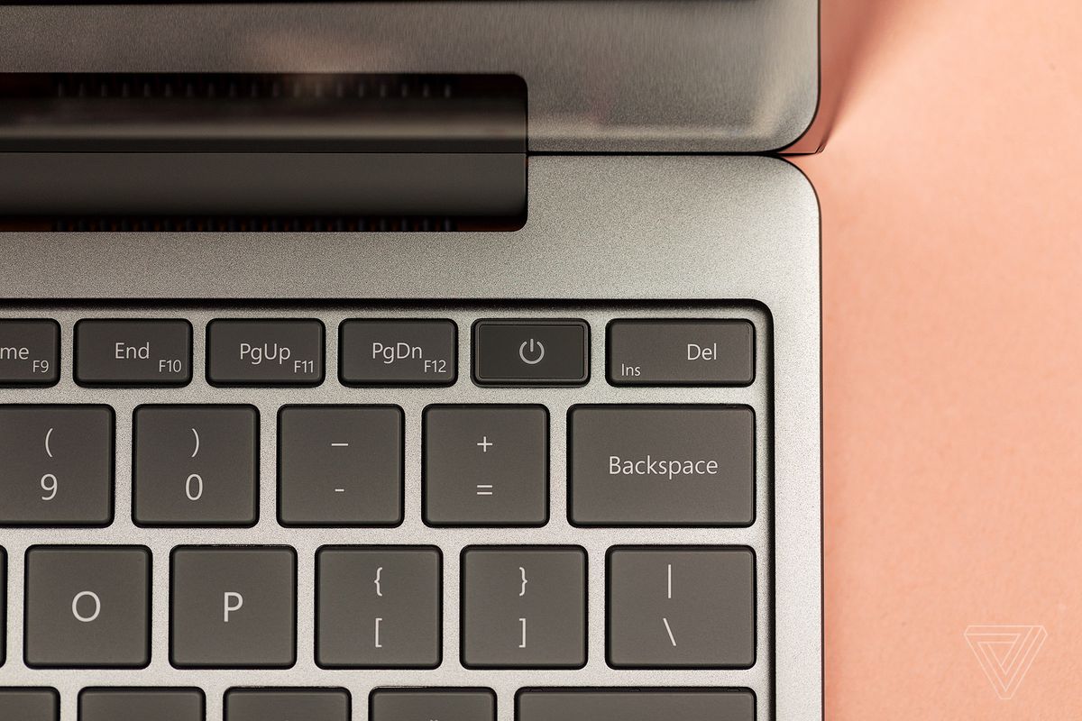 Surface Laptop Go 2'nin parmak izi taraycsnn ayrntl bir grnts
