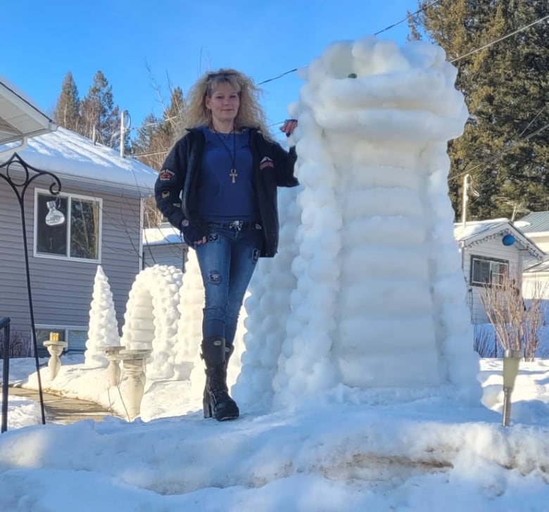 Meet the B.C. woman who built a massive 'Snowgopogo' on her front lawn