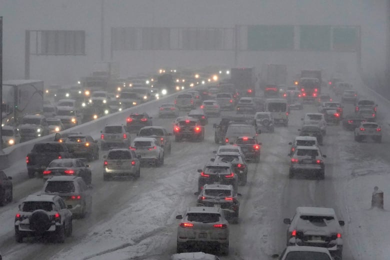Major winter storm hits U.S., bringing rain, snow and freezing rain