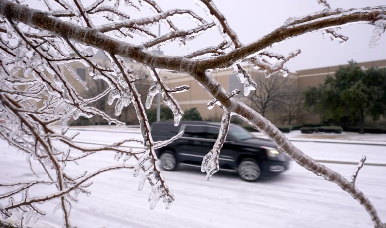 Winter storm extends reach in U.S., leaves 100,000 without power