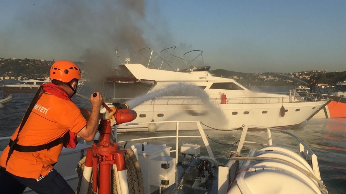 İstanbul Bebek te tekne yangını #2