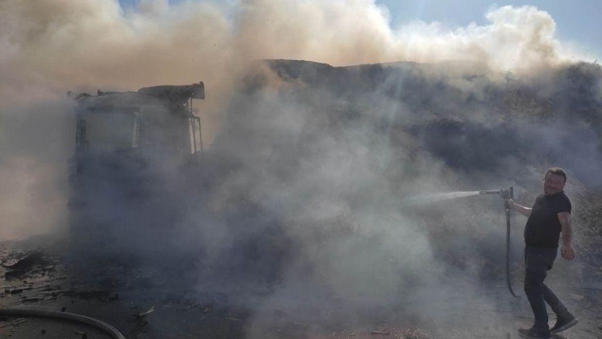 Manisa’da saman yüklü tır alev alev yandı #2