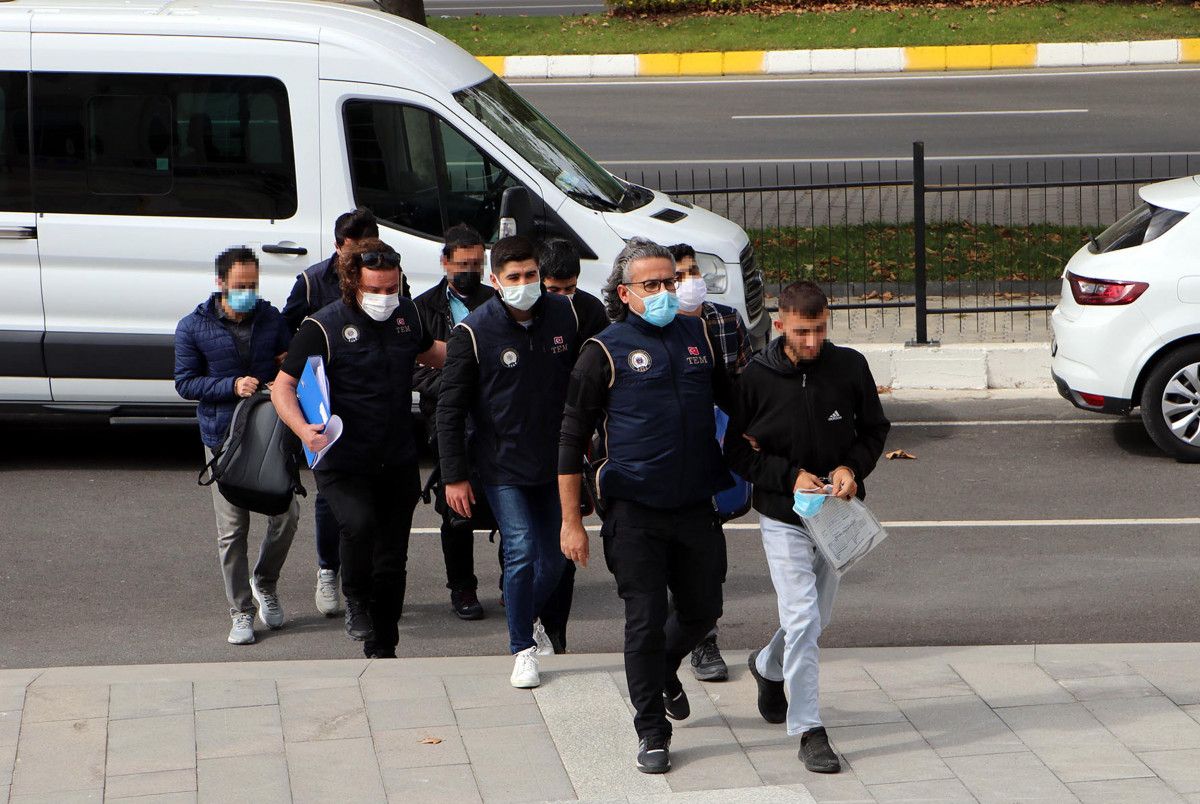 Yunanistan a kaçmaya çalışan 5 FETÖ şüphelisi yakalandı #1