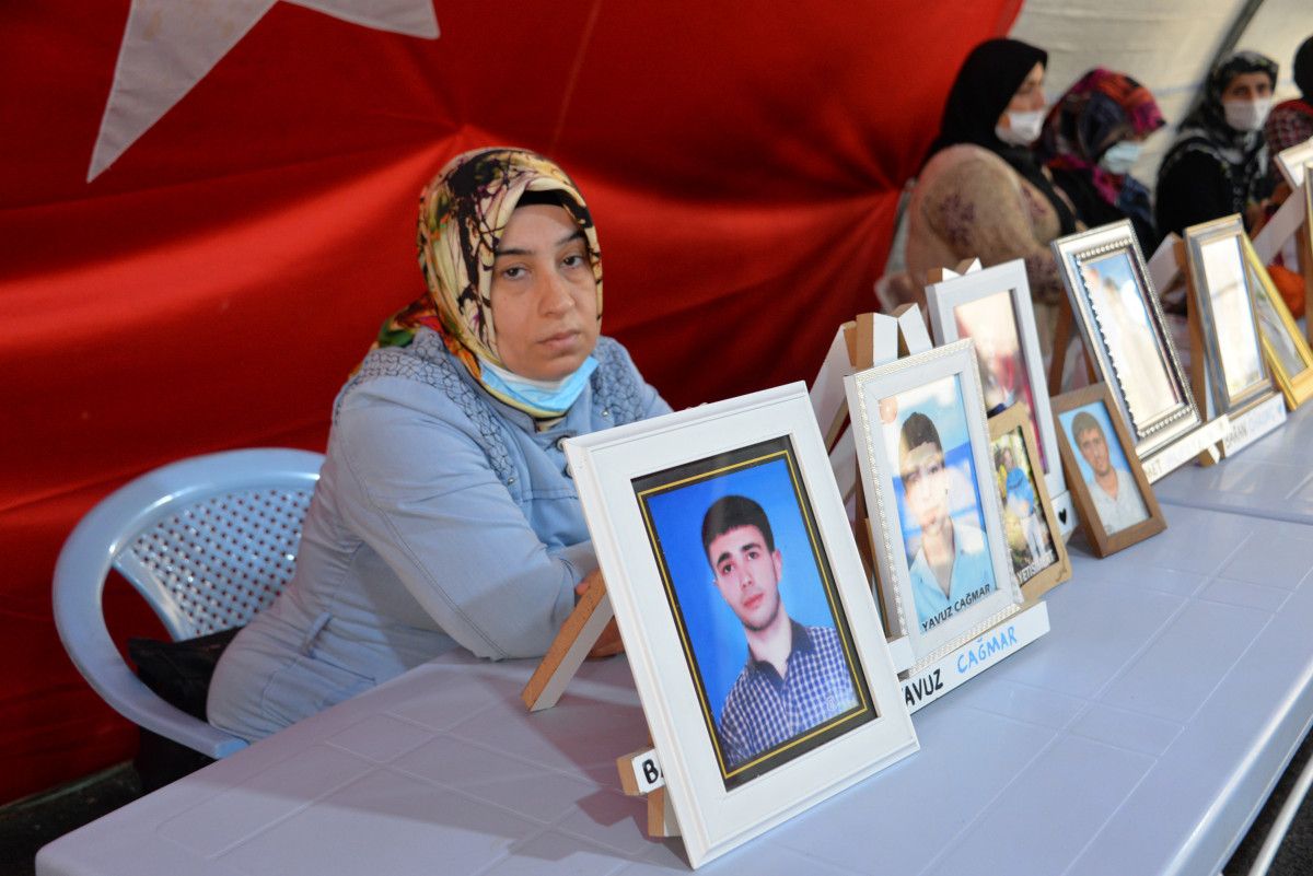 Diyarbakır da evlat nöbeti tutan anne: Sesimi duyuyorsan, korkma gel #6