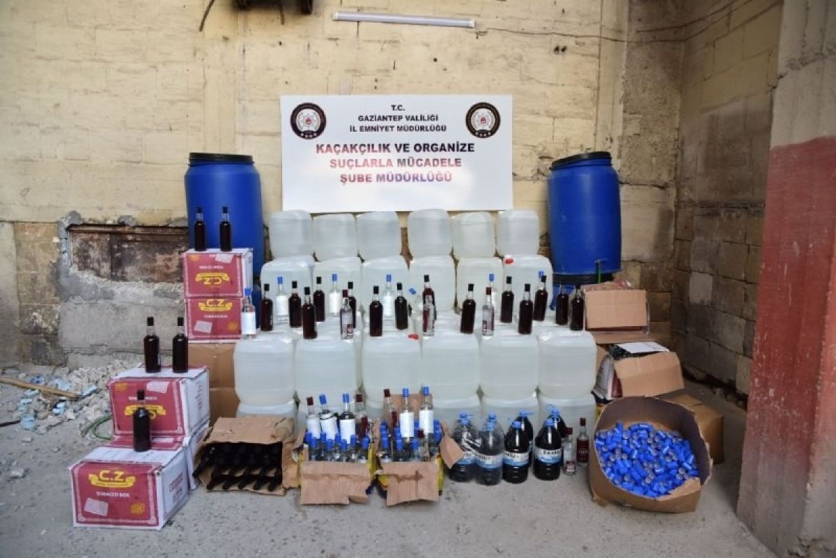 Gaziantep te bir haftada 37 bin paket kaçak sigara yakalandı #2