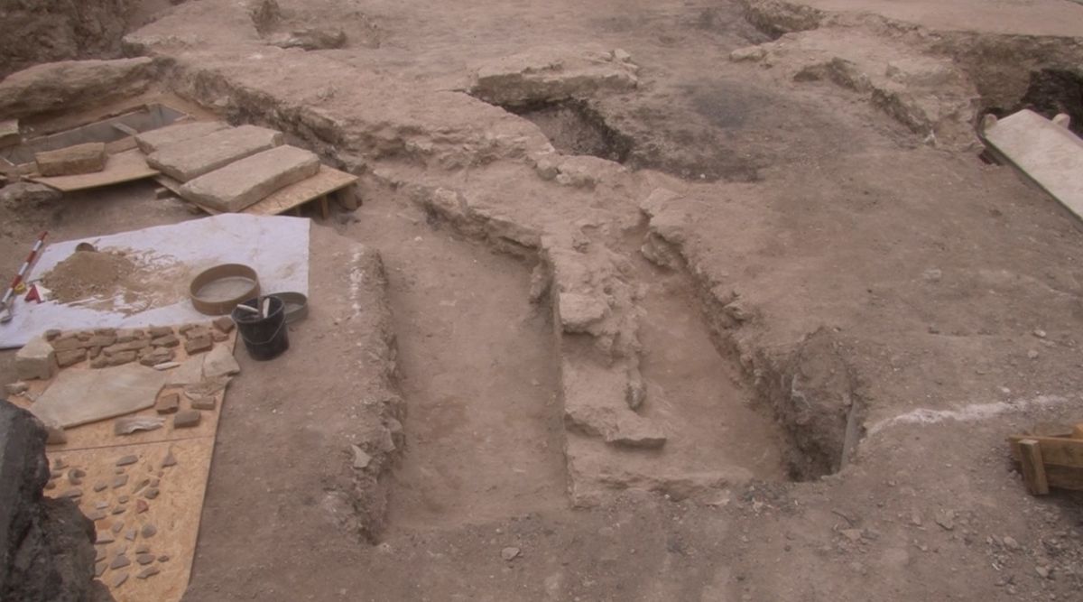 Zeytinburnu’nda arkeolojik çalışmalarda sandık tipi mezar bulundu #1