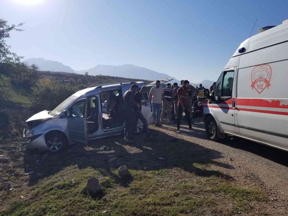 Erzincan’da hatalı sollama kaza getirdi: 7 yaralı #2