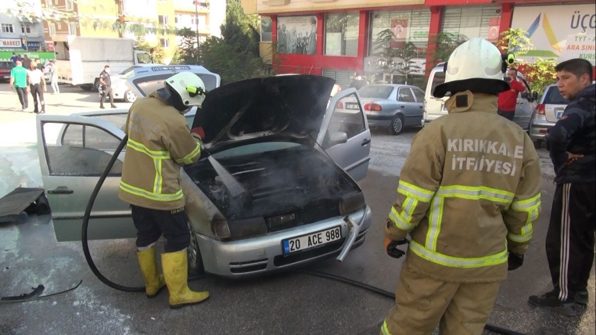 Kırıkkale de hareket halindeki otomobil yandı #3