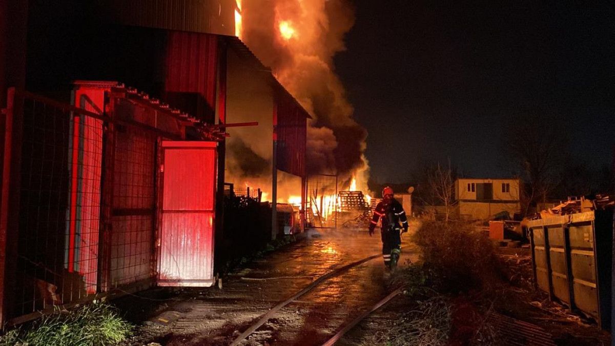 Kocaeli’de geri dönüşüm fabrikasında yangın #4