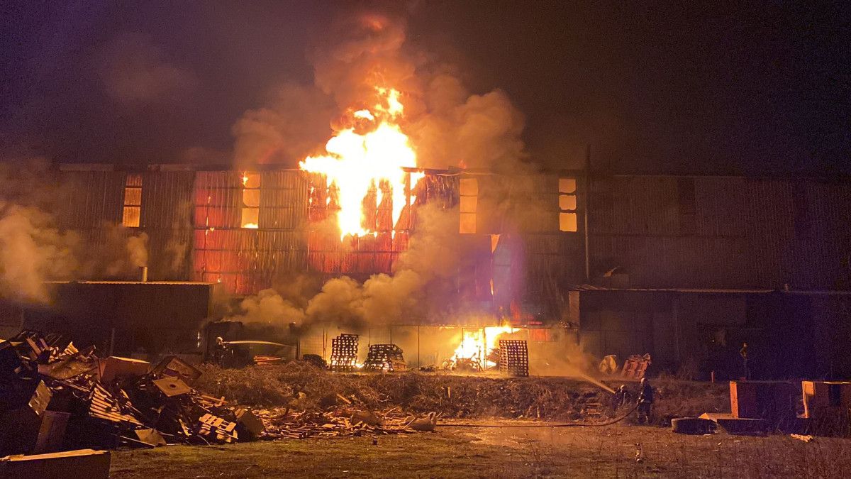 Kocaeli’de geri dönüşüm fabrikasında yangın #5