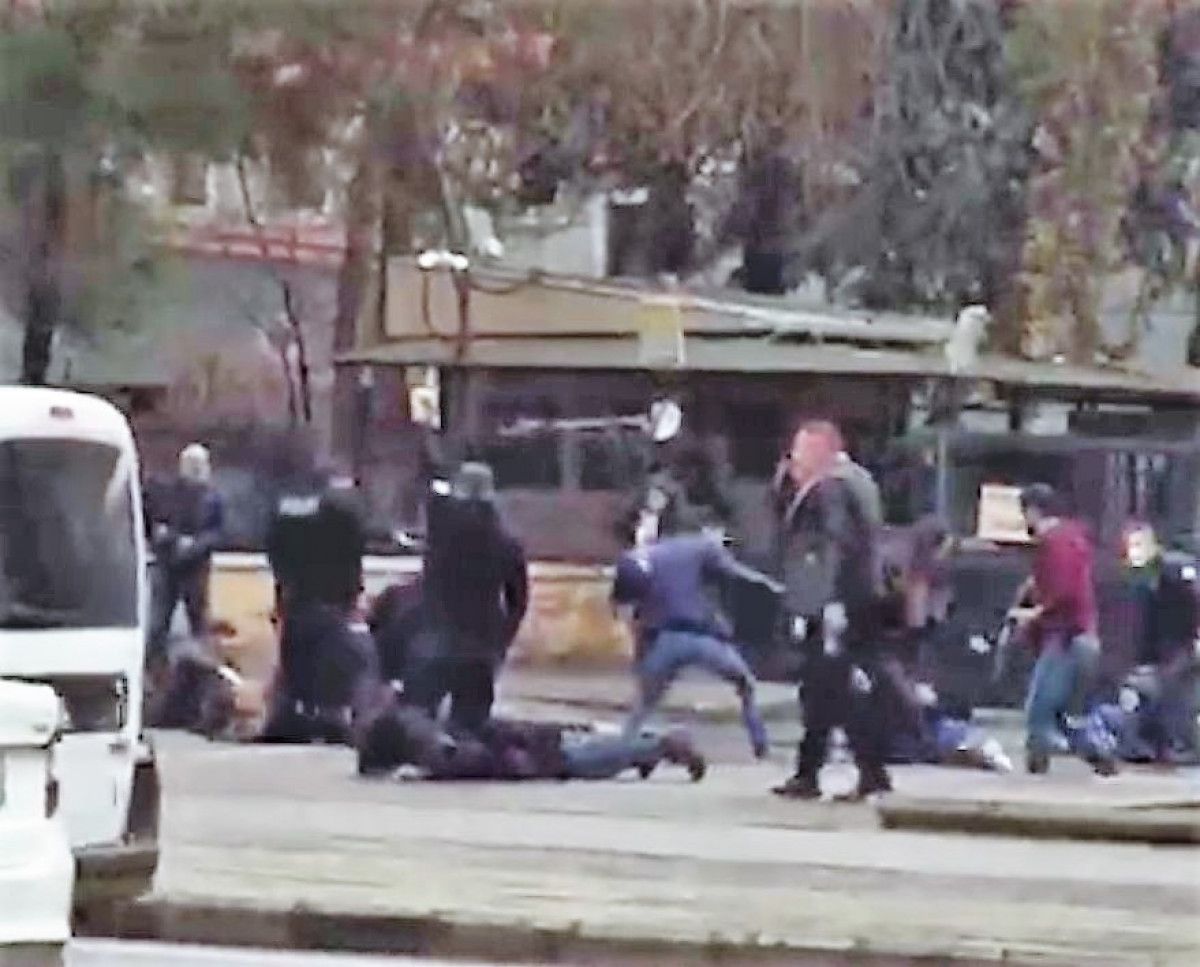 Diyarbakır da adliye önündeki silahlı kavga #2