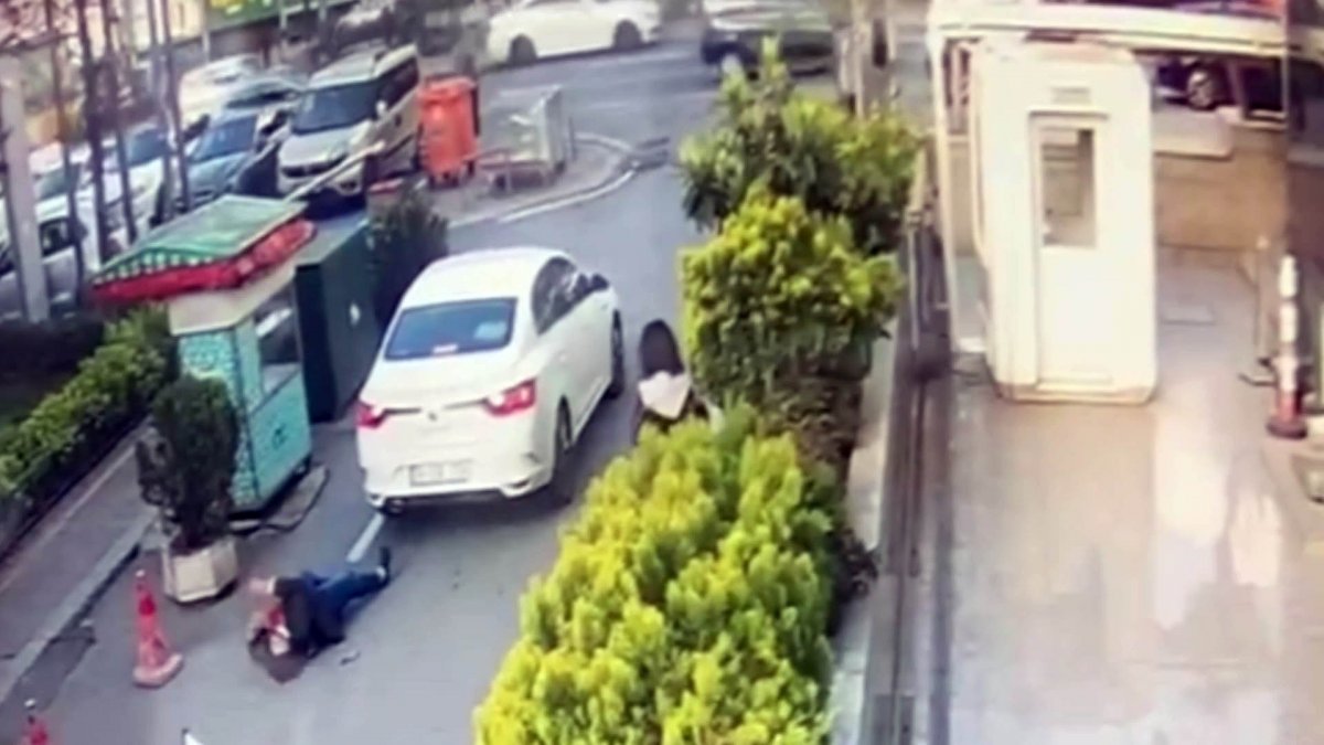 Beşiktaş’ta, hastaneden çıkan kadına otomobil çarptı #2