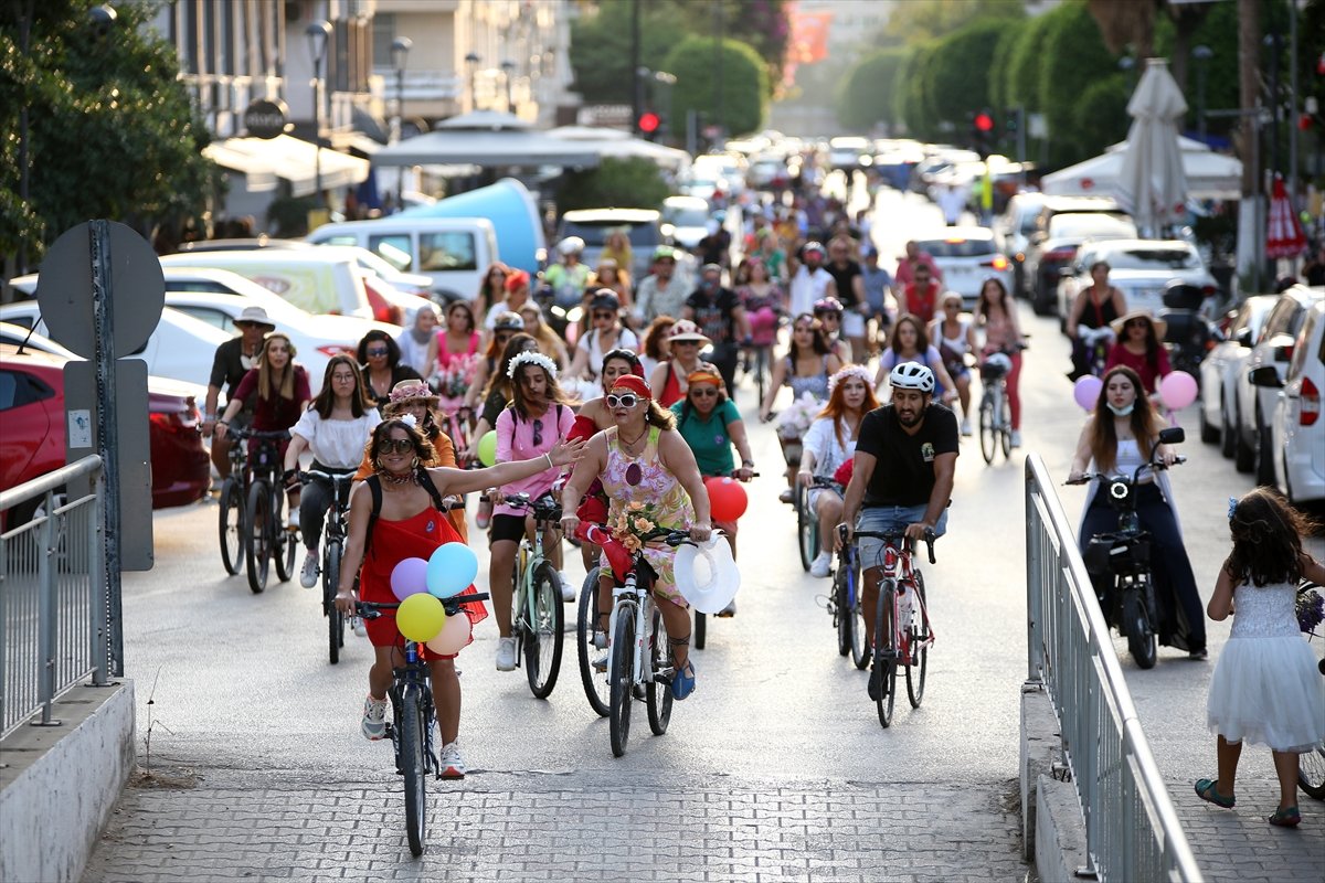 Türkiye nin dört bir yanında Süslü Kadınlar Bisiklet Turu düzenlendi #13
