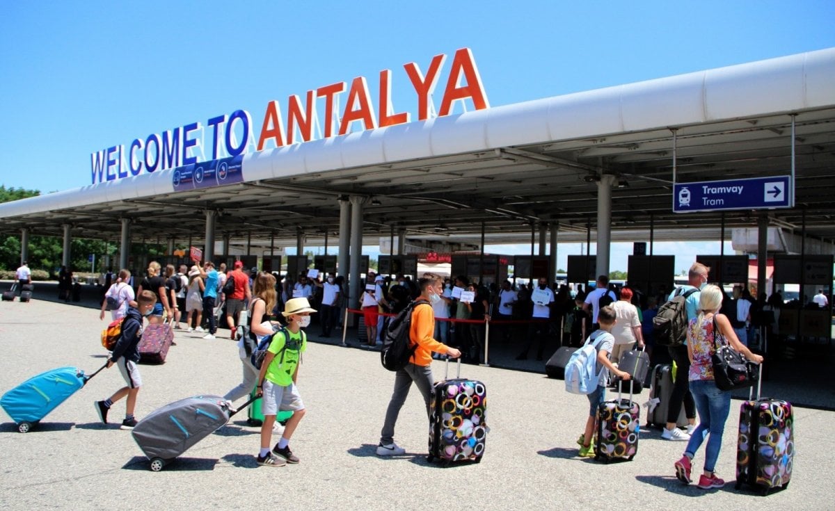 Antalya’ya eylülde 1 milyon turist geldi #3