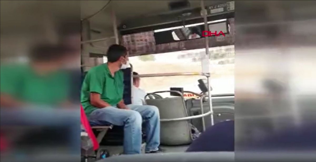 Kocaeli’de maske takmayan şoförün yolcuyla tartışması kamerada #1