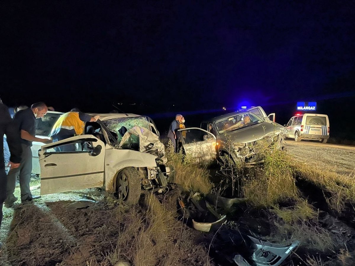 Karabük’te korkunç kaza: 2 ölü, 6 yaralı #2