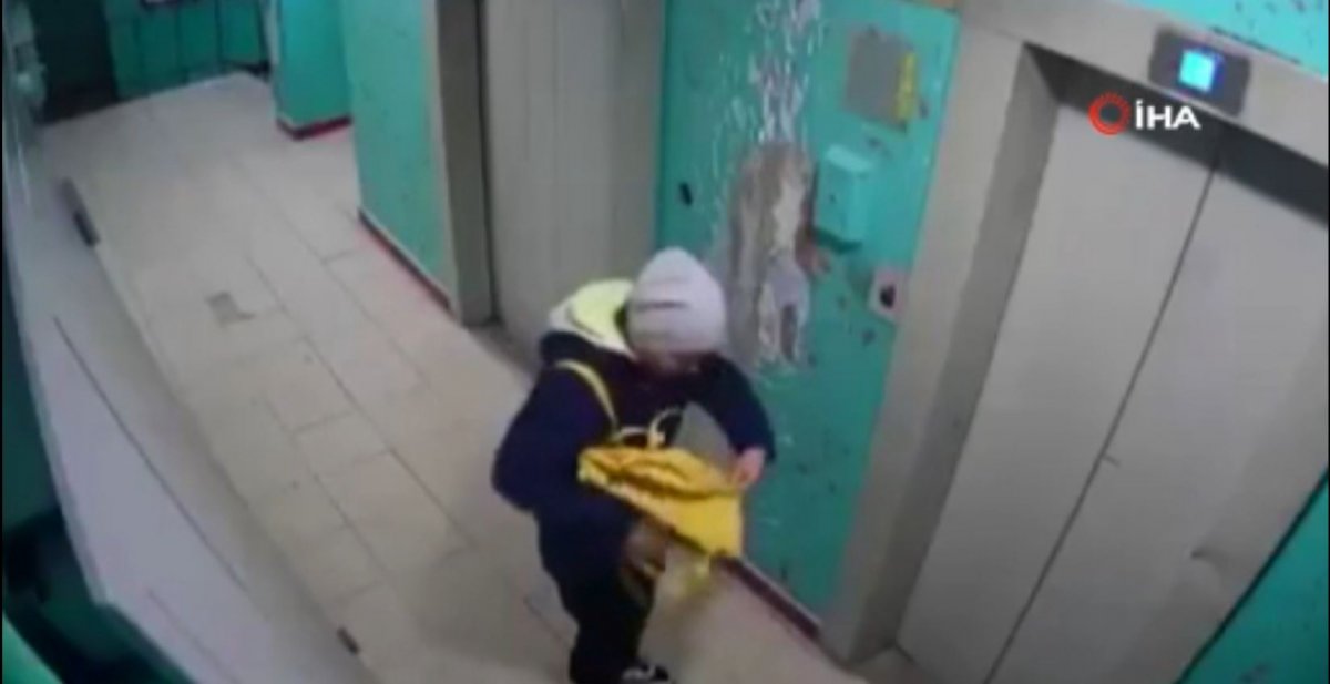 Rusya’da duvara dikili kapıyı açmaya çalıştı, ölümden döndü #1