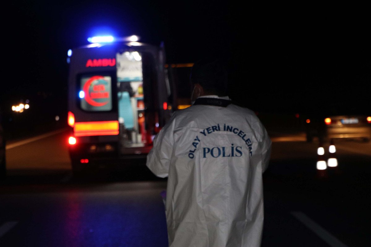 Gaziantep te polisten kaçan Afgan göçmen, taksinin çarpmasıyla hayatını kaybetti #9