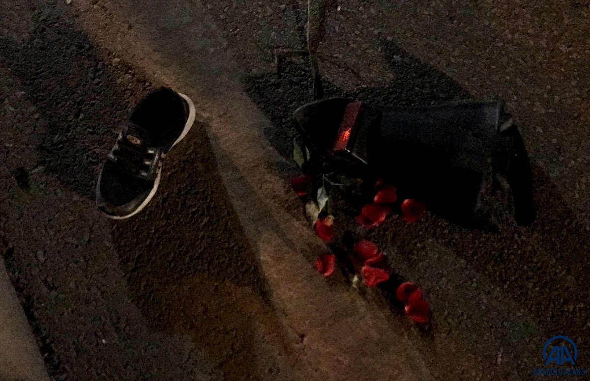 Adana da otomobilin çarptığı baba yaralandı, oğlu öldü #5