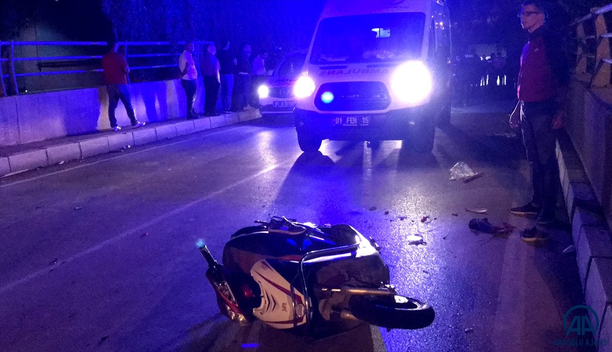 Adana da otomobilin çarptığı baba yaralandı, oğlu öldü #4