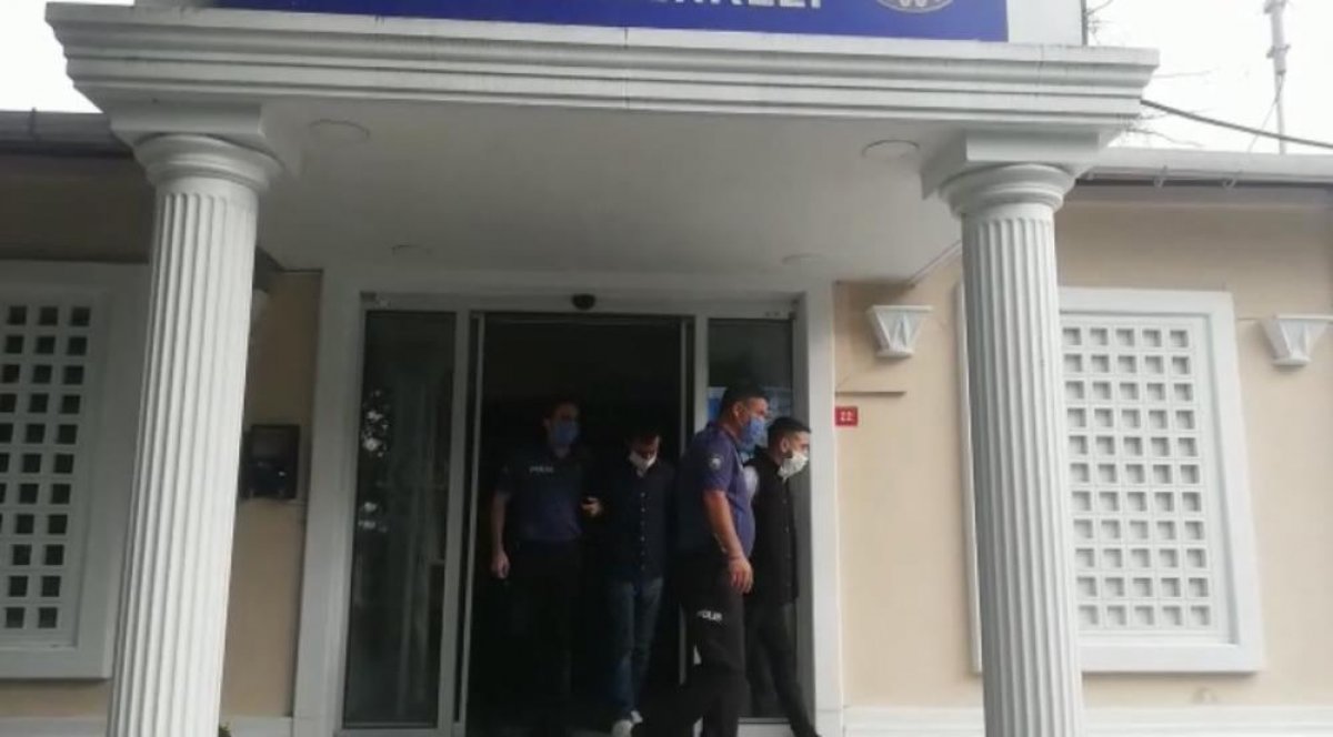 Beşiktaş ta polislerin dikkatinden kaçmayan detay: Kol saatinden uyuşturucu çıktı #2