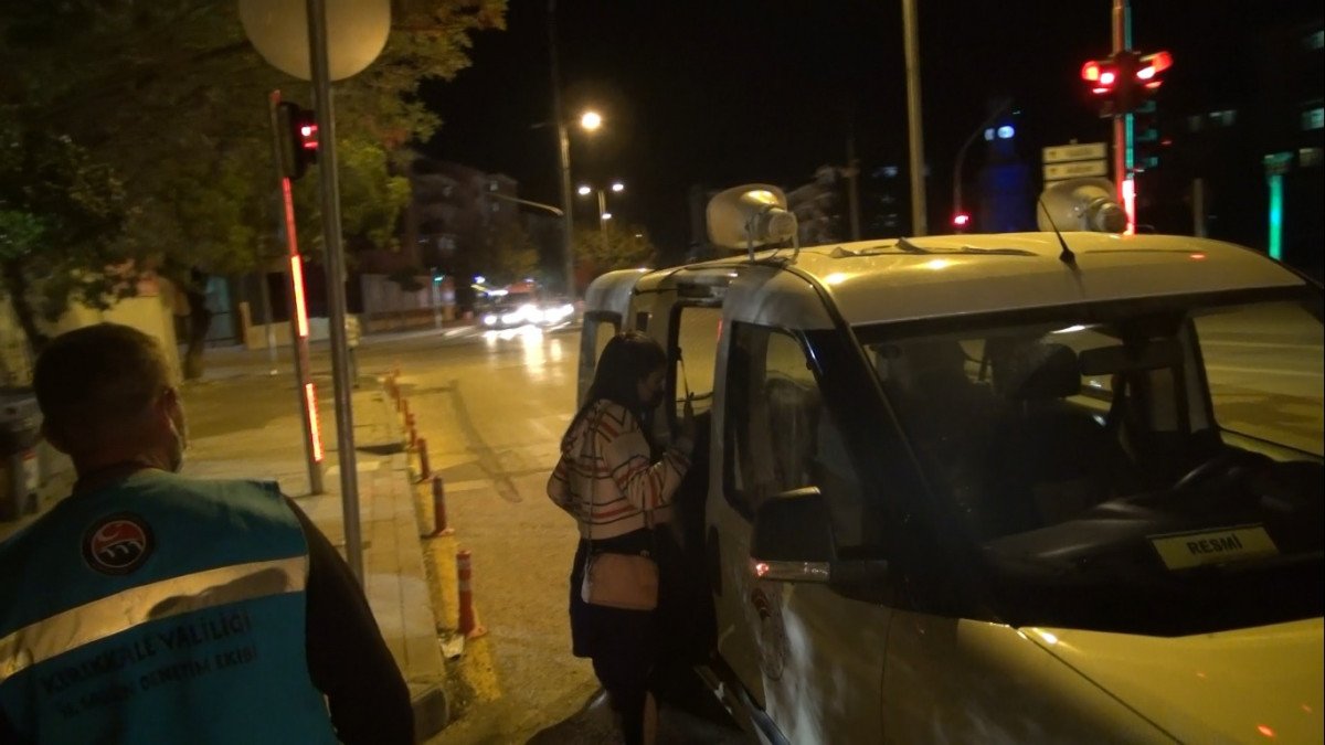 Kırıkkale de temaslı olmasına rağmen parkta oturan 17 yaşındaki kız, ailesine teslim edildi #2