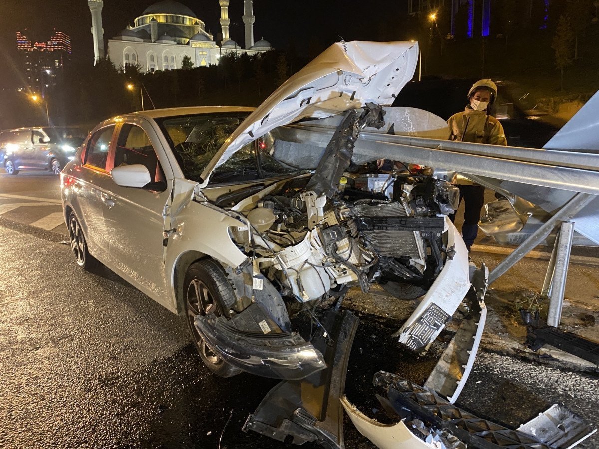 Ataşehir TEM Otoyolu nda bariyer otomobile saplandı: 2 yaralı #5