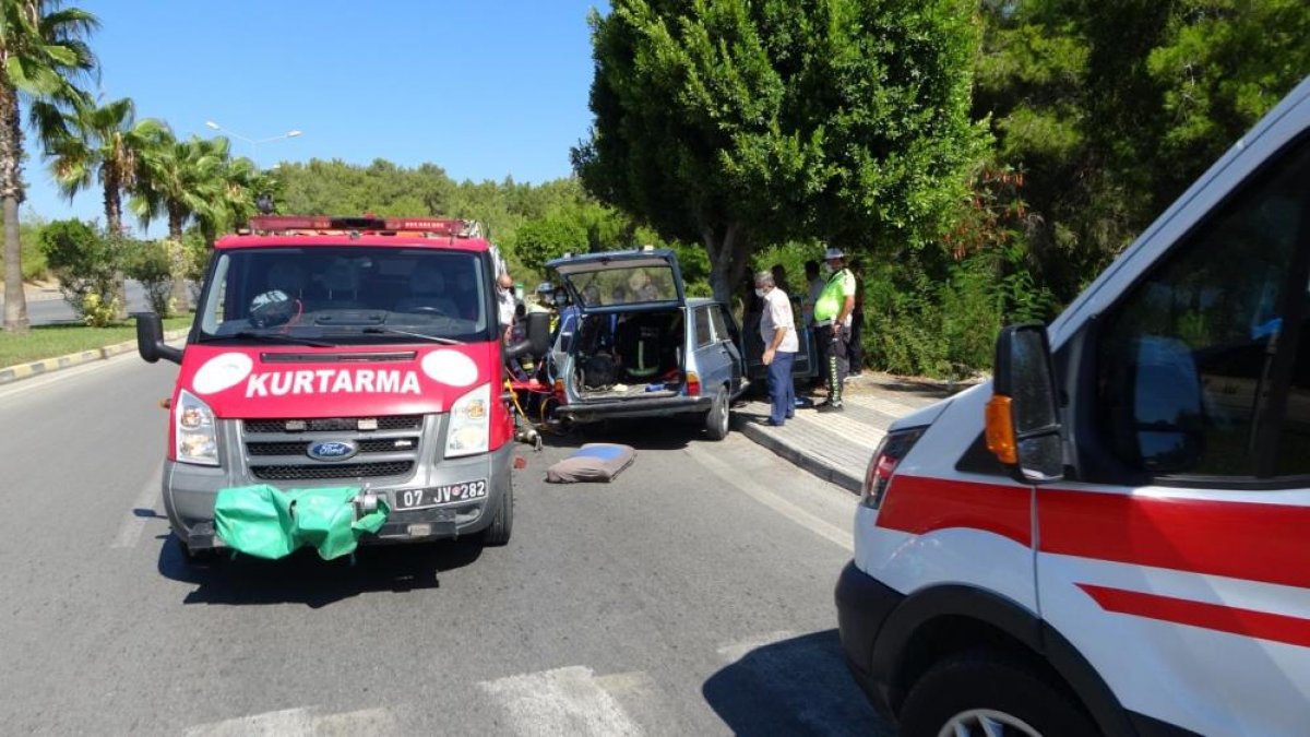 Antalya da seyir halindeki sürücü sara krizi geçirdi #2