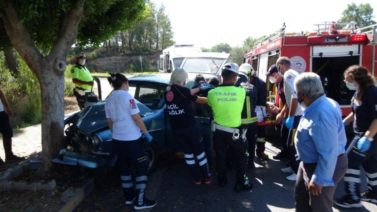 Antalya da seyir halindeki sürücü sara krizi geçirdi #1