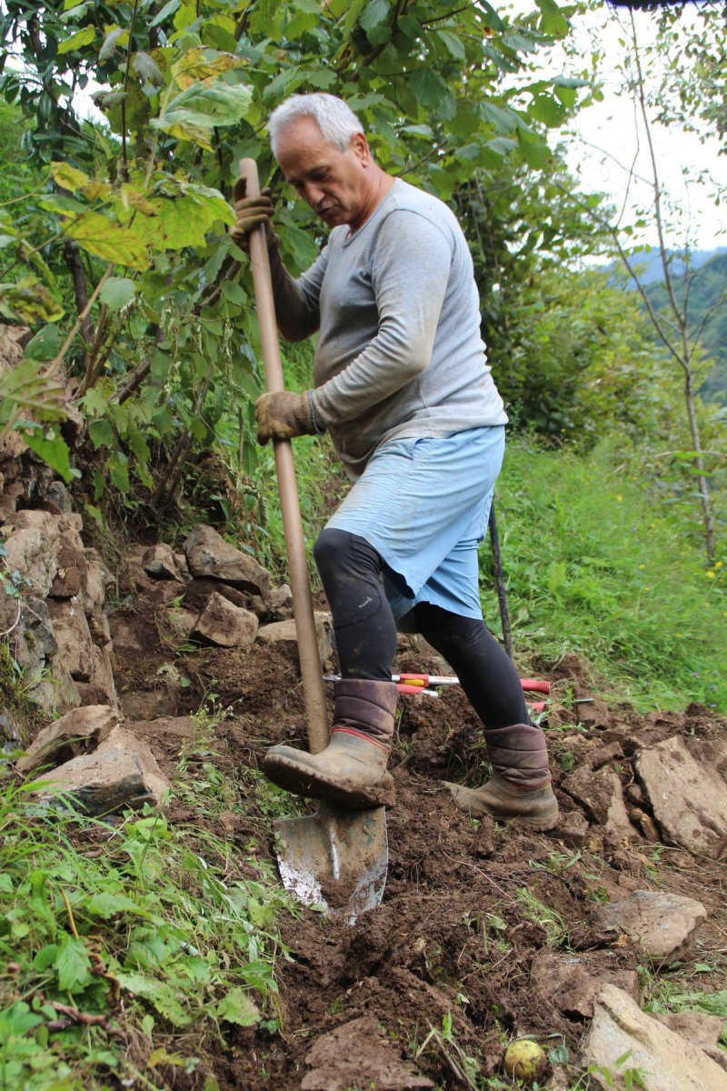 Myanmar’a gidemeyen büyükelçi, Rize’de bahçe işleri ile uğraşıyor #7