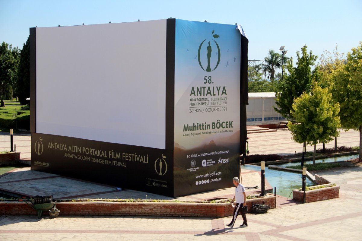 Antalya daki Altın Portakal Film Festivali için 58 heykel dikildi #3