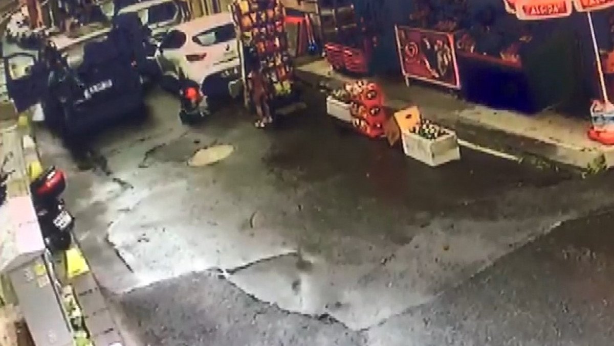 Şişli’de yola fırlayan 3 yaşındaki çocuğa, panelvan araç çarptı #4