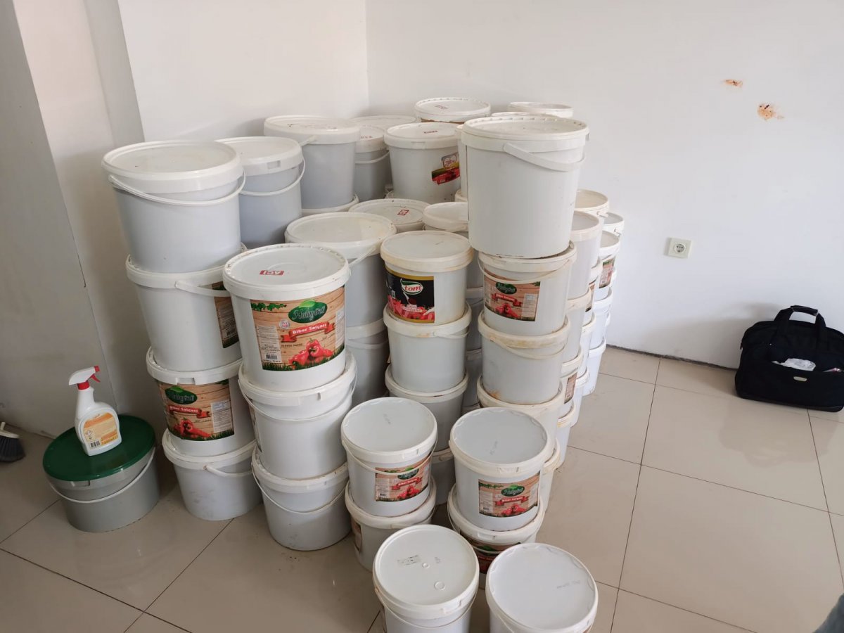 Antalya’da 7,5 ton sağlıksız gıda ele geçirildi #3