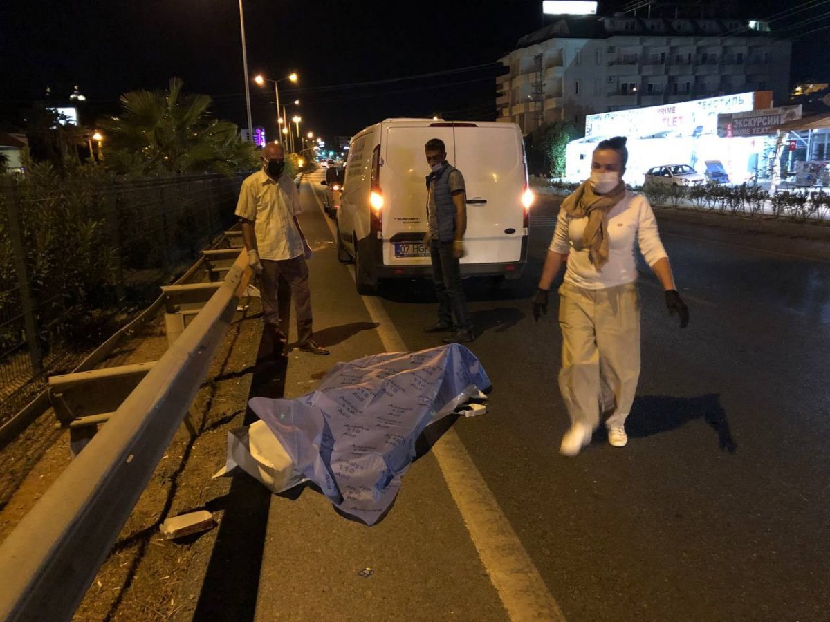 Antalya da turistlere araba çarptı: 1 ölü 1 yaralı #3