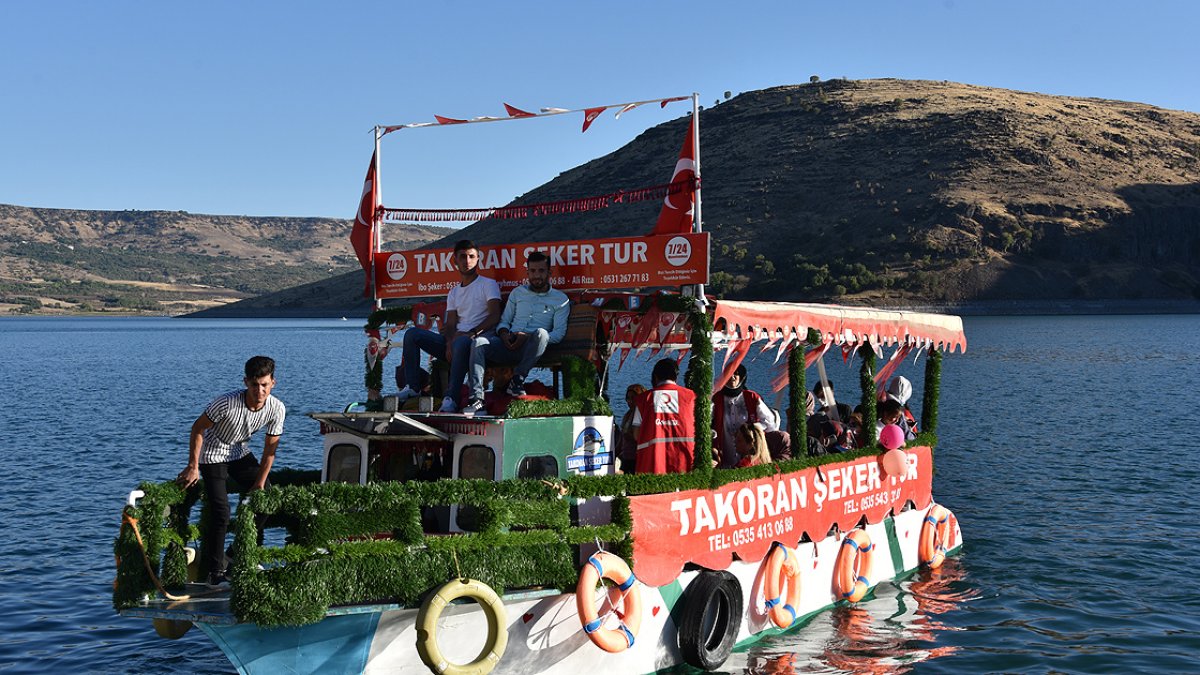 Takoran Vadisi nde turistler için tekne turları artırıldı #2