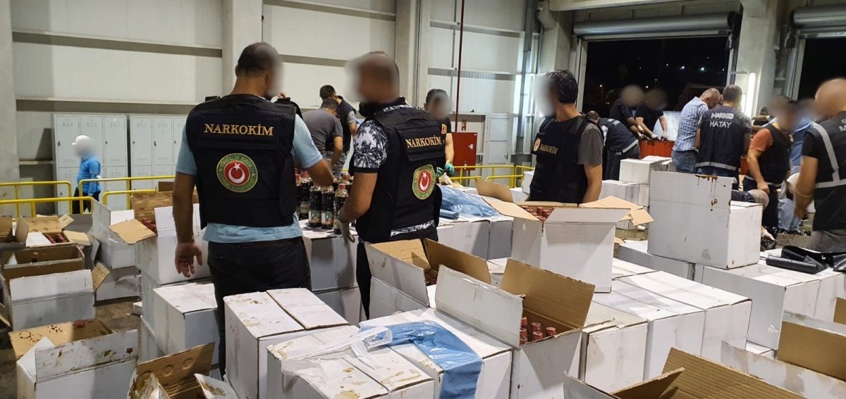 İskenderun’da, nar ekşisi yüklü konteynerden 1 milyon 200 bin uyuşturucu hap çıktı #1