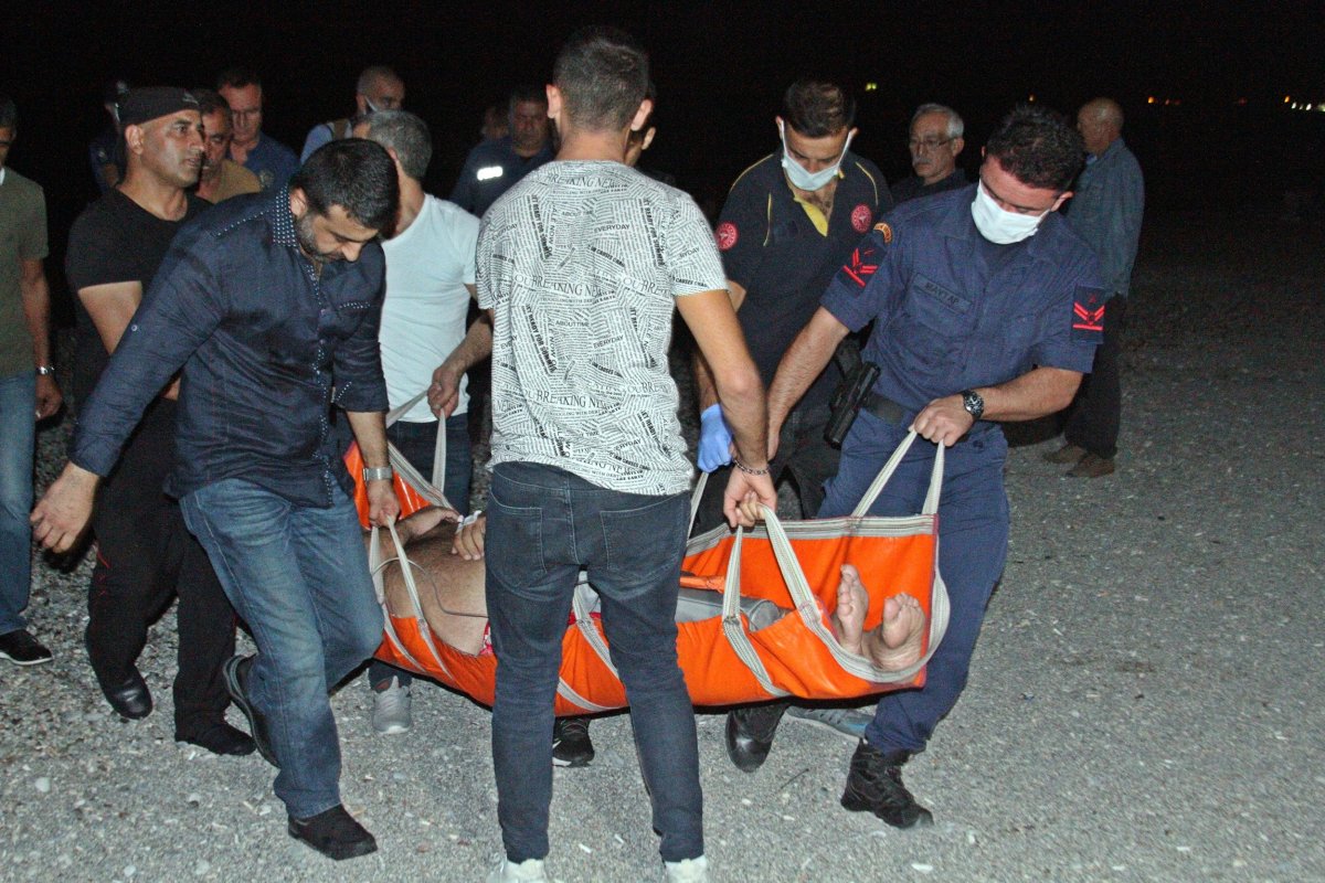 Antalya da bir kişi girdiği denizde boğulma tehlikesi yaşadı #1