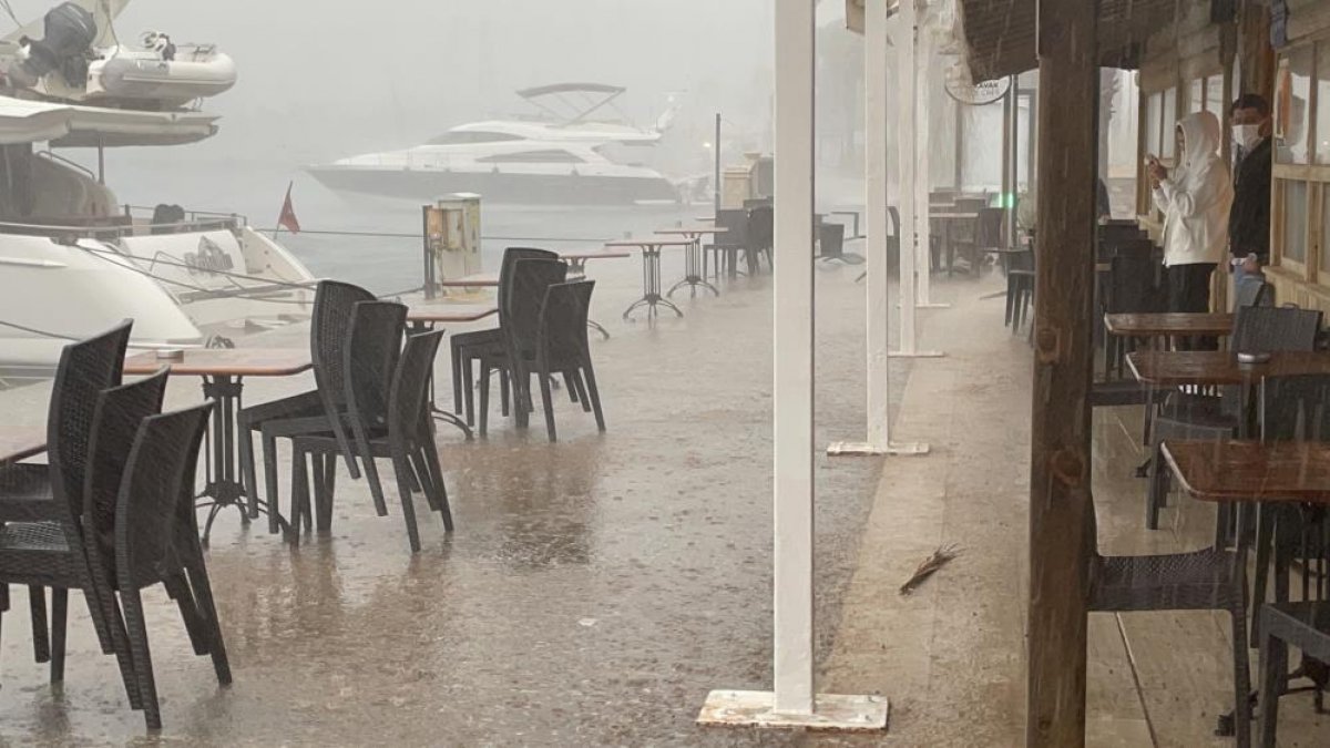 Muğla da etkili olan yağmurun ardından vatandaşlar zor anlar yaşadı #2