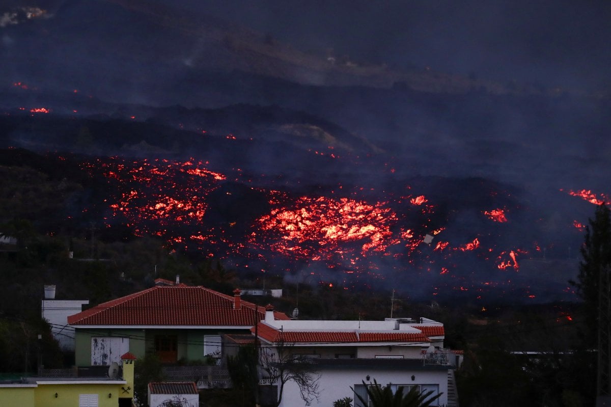 La Palma Adası nda lavlar 1458 binayı yakıp yıktı #1