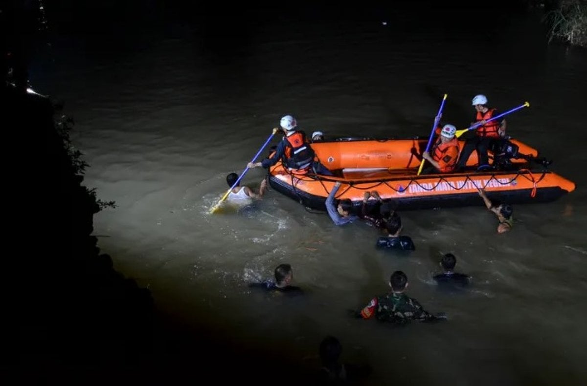 Endonezya’da nehir temizliğinde facia: 11 çocuk boğuldu #1