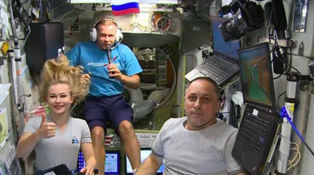 Uzayda ilk uzun metrajlı filmi çeken Ruslar, dünyaya döndü #6