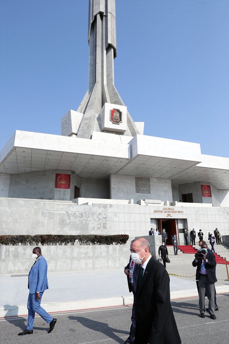 Cumhurbaşkanı Erdoğan dan Angola nın ilk Cumhurbaşkanı Neto nun mezarına ziyaret #4