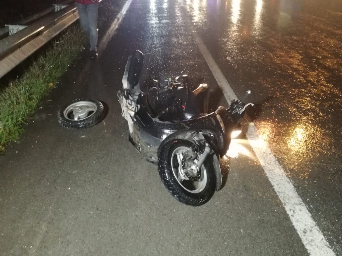 Düzce de otomobilin çarptığı motosiklet sürücüsü hayatını kaybetti  #2