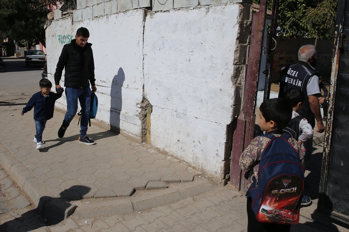 Mardin’de protez bacağına kavuşan Muhammed, okula başladı #5