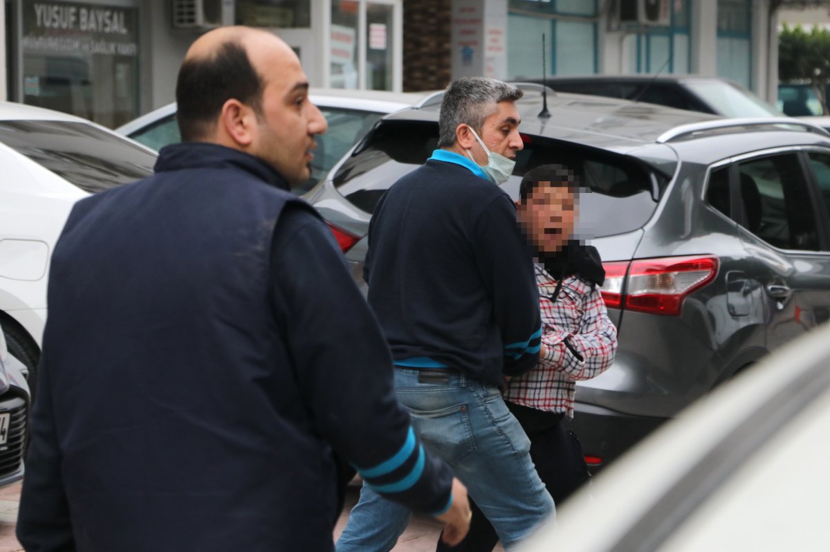 Adana da marketten hırsızlık yapan çocuk, ortalığı karıştırdı #1