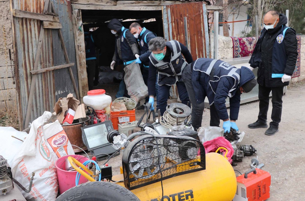 Kayseri’de, garajdan 700 bin liralık çalıntı eşya çıktı #4