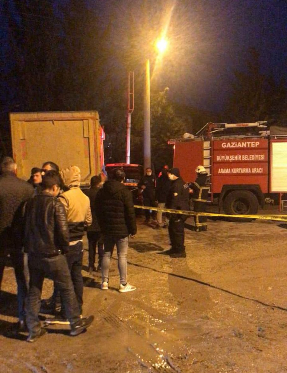 Gaziantep te hafriyat kamyonu ile otomobil çarpıştı: 1 ölü #1