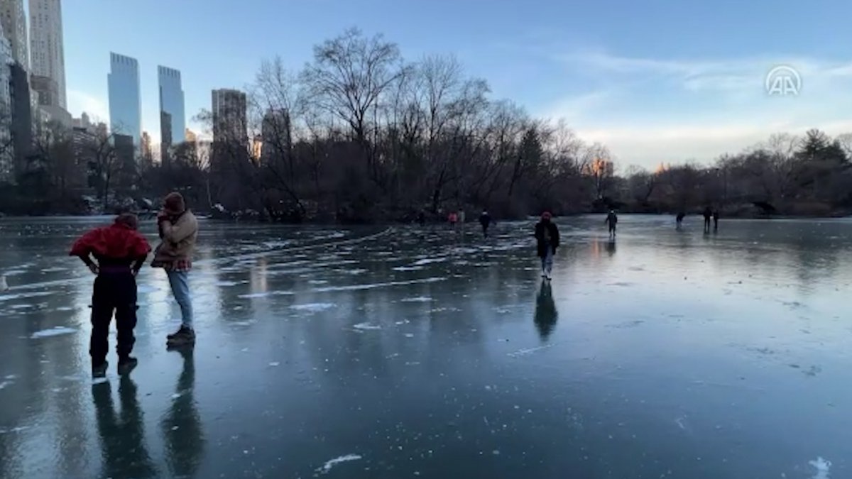 Central Park taki göl, aşırı soğuk nedeniyle dondu #2