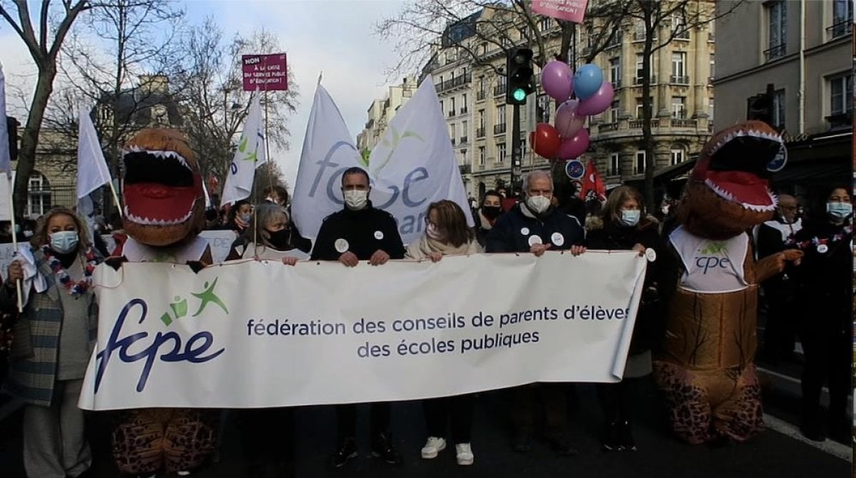 Fransa da eğitimciler ve veliler sokağa indi #4